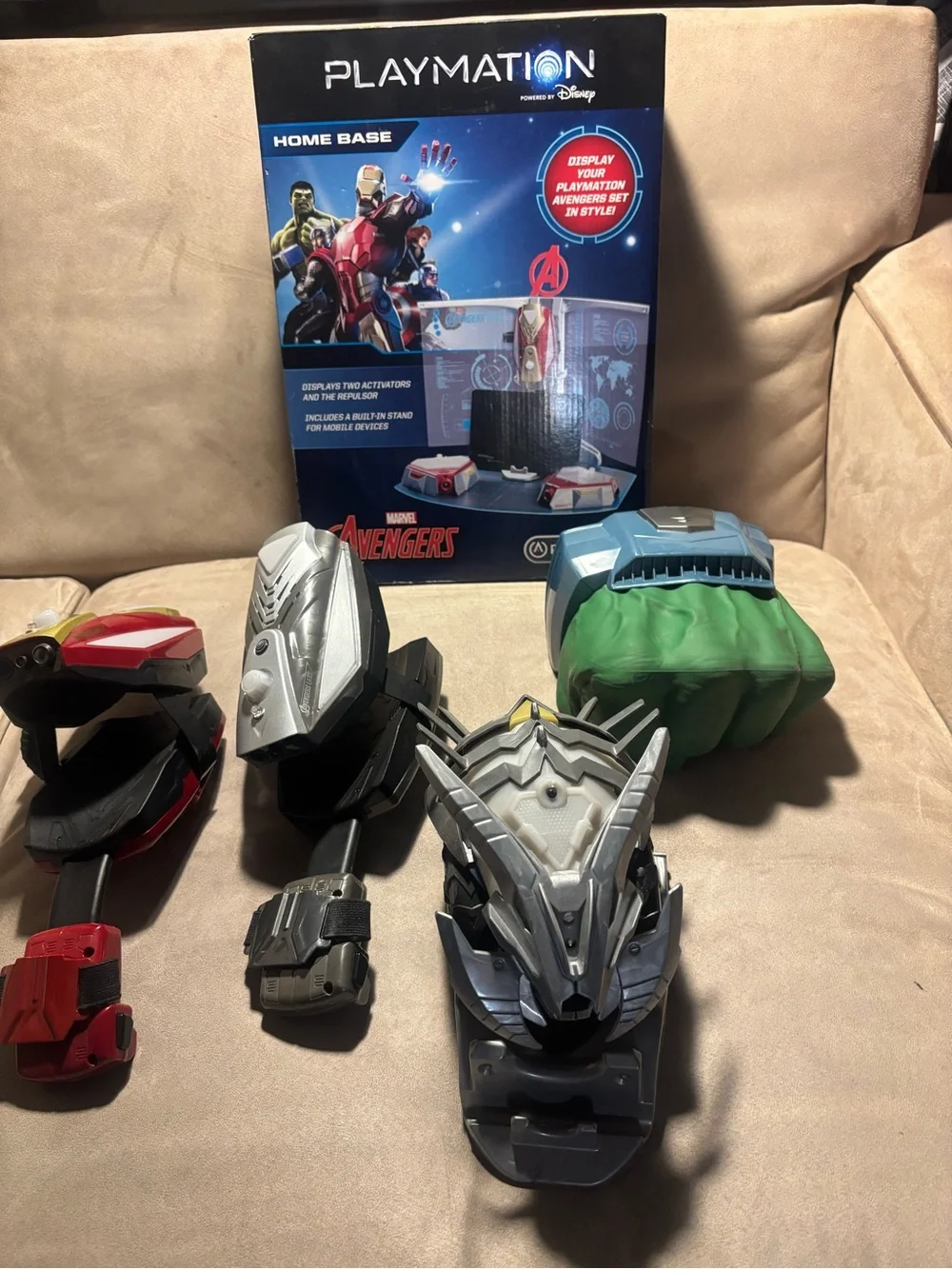 Playmation Avengers Home Base Display Stand - Red, White & Gold